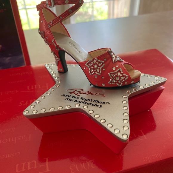 Just The Right Shoe Salsa Star 5 year anniversary 2003 with keepsake box - Picture 3 of 12